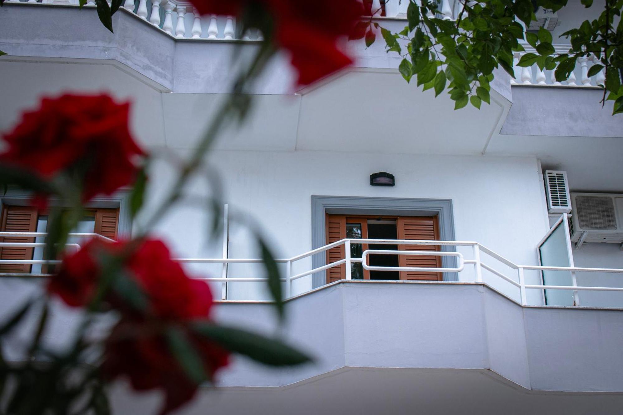 Hotel Fron Саранда Екстер'єр фото