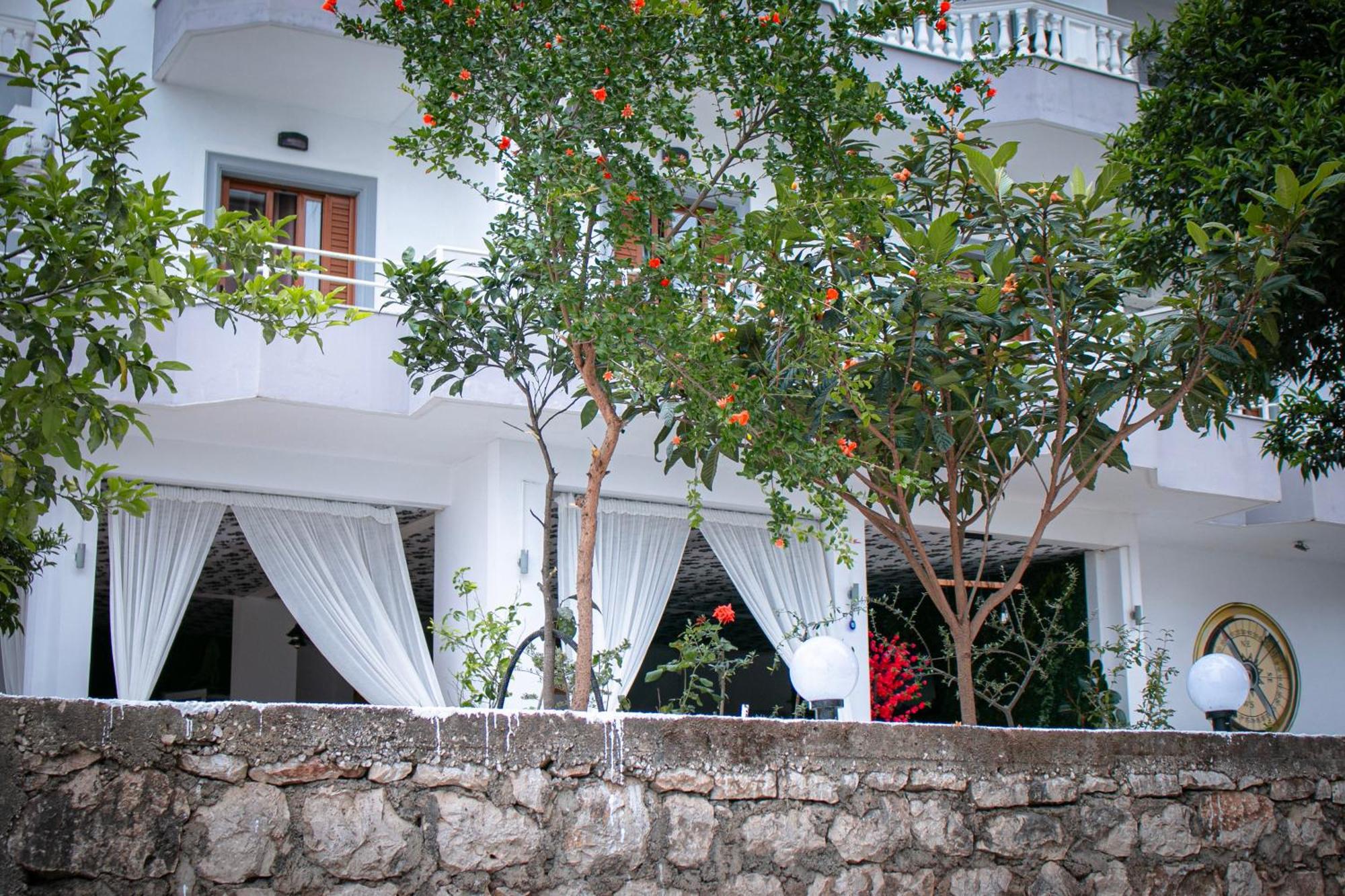 Hotel Fron Саранда Екстер'єр фото
