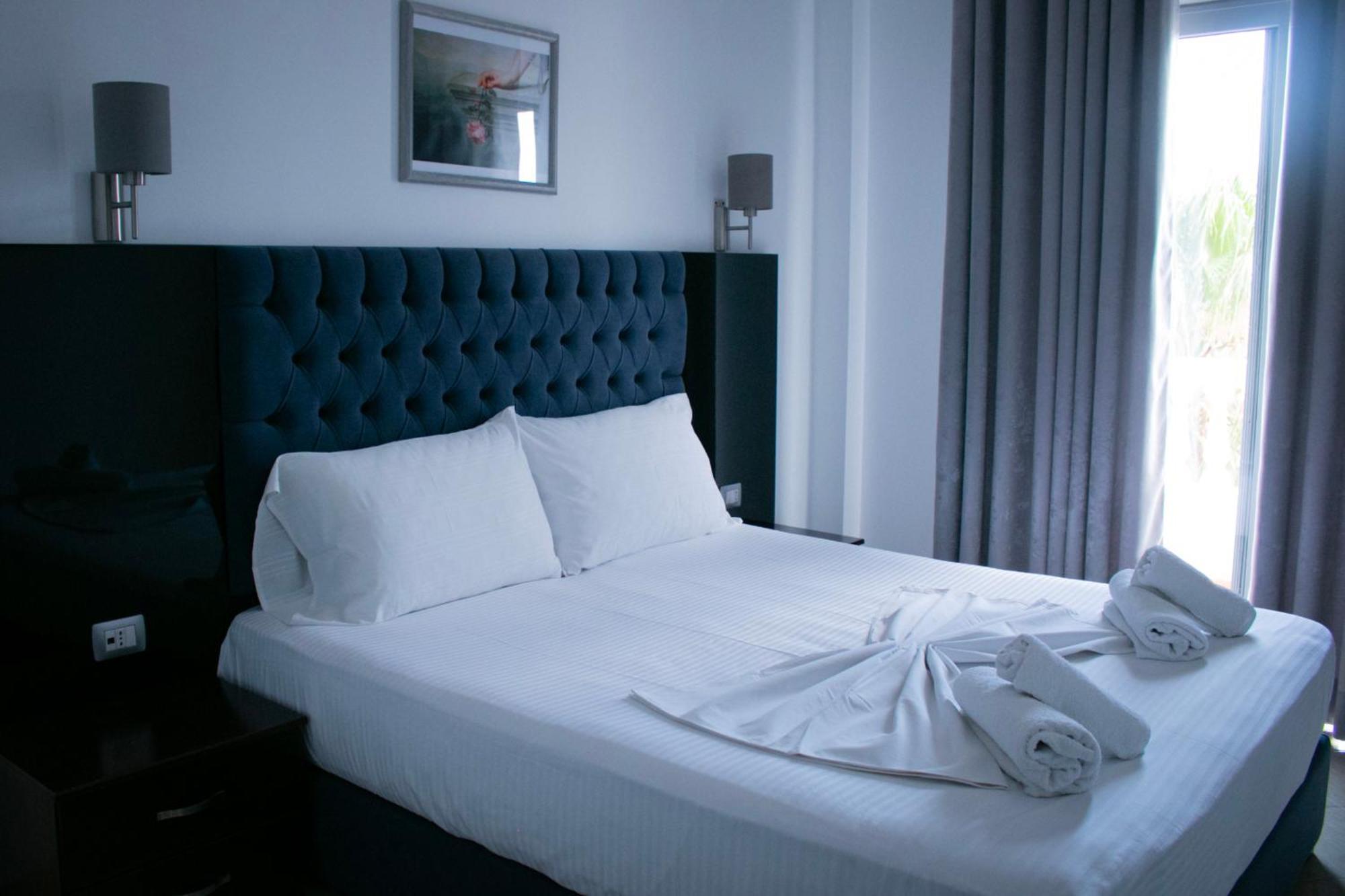 Hotel Fron Саранда Екстер'єр фото